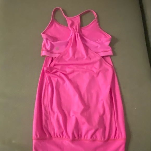 💖LULULEMON 💖Activewear top in pink. Size 6.Like new condition. - Picture 4 of 9
